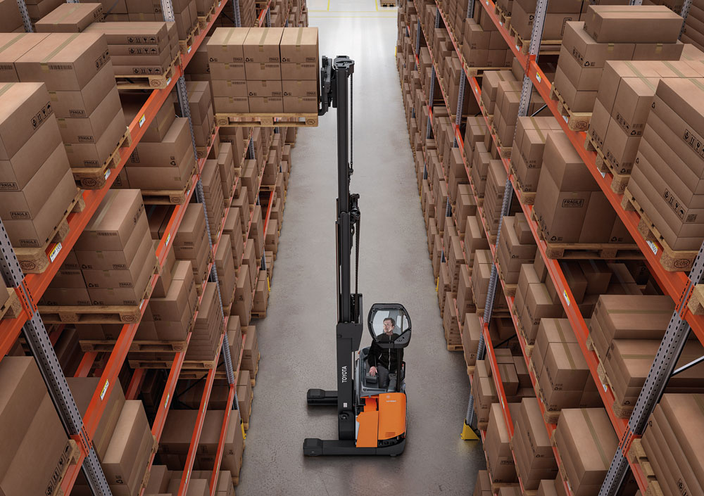 Toyota Moving Mast Reach Truck | 2021 
