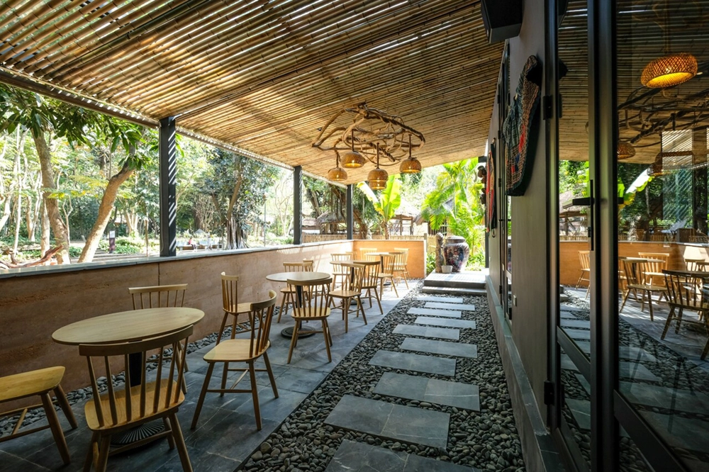 Truc Lam Restaurant & Coffee  | 2020