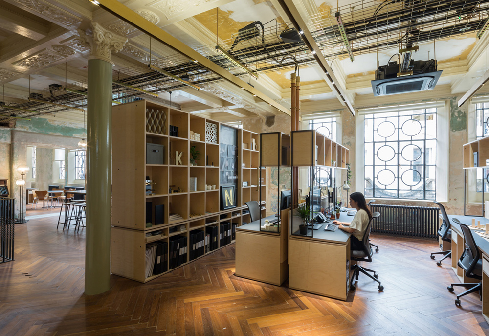 THE DEPARTMENT STORE